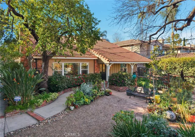 Photo 2 of Single family home for sale at 4963 Haskell, Encino, CA 91436 | MLS# SR26201463 | Listing updated on 2026-09-15