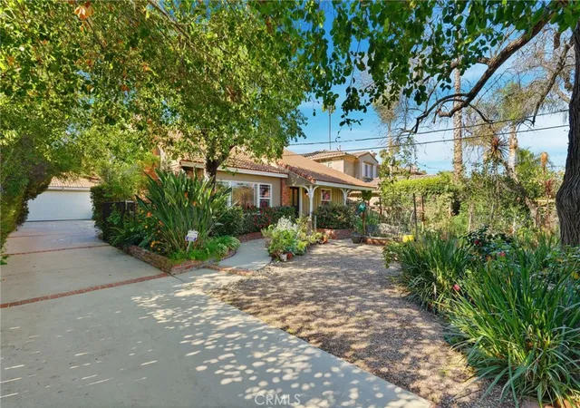 Photo 4 of Single family home for sale at 4963 Haskell, Encino, CA 91436 | MLS# SR26201463 | Listing updated on 2026-09-15