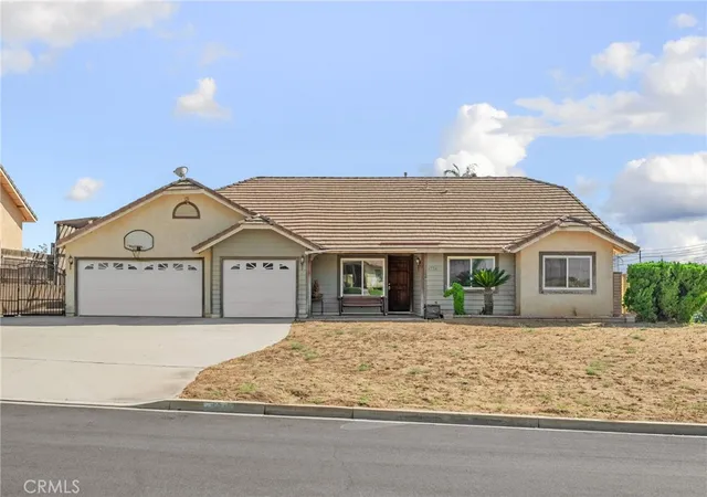 Photo 2 of Single family home for sale at 6736 Brenton St, Jurupa Valley, CA 92509 | MLS# OC26201469 | Listing updated on 2026-09-17