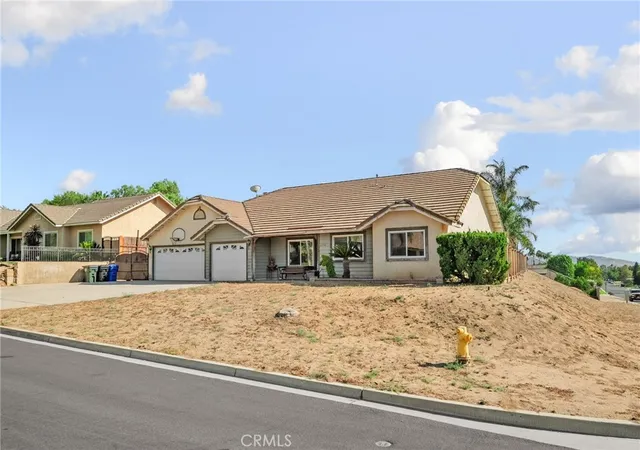 Photo 3 of Single family home for sale at 6736 Brenton St, Jurupa Valley, CA 92509 | MLS# OC26201469 | Listing updated on 2026-09-17