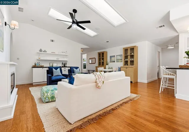 Photo 3 of Sale Pending at 2643 Buena Vista Ave, Walnut Creek, CA 94597 | MLS# 41148249 | Listing updated on 2026-09-19