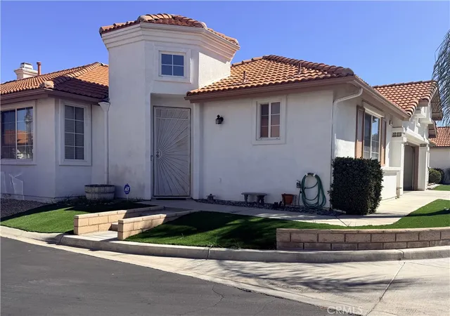 Single family home for sale at 650 Bermuda Dr, Hemet, CA 92543 | MLS# SW26201541