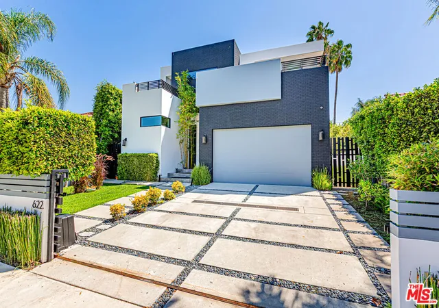 Photo 1 of Single family home for sale at 622 S Sycamore Ave, Los Angeles, CA 90036 | MLS# 26988373 | Listing updated on 2026-09-16
