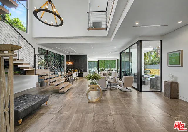 Photo 3 of Single family home for sale at 622 S Sycamore Ave, Los Angeles, CA 90036 | MLS# 26988373 | Listing updated on 2026-09-16