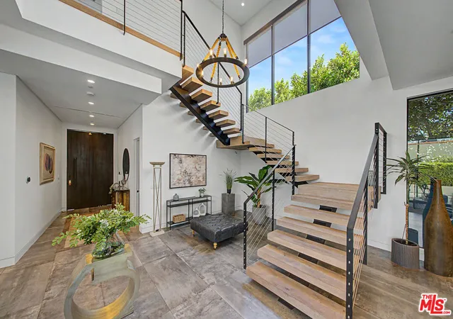 Photo 3 of Single family home for sale at 622 S Sycamore Ave, Los Angeles, CA 90036 | MLS# 26988373 | Listing updated on 2026-09-16