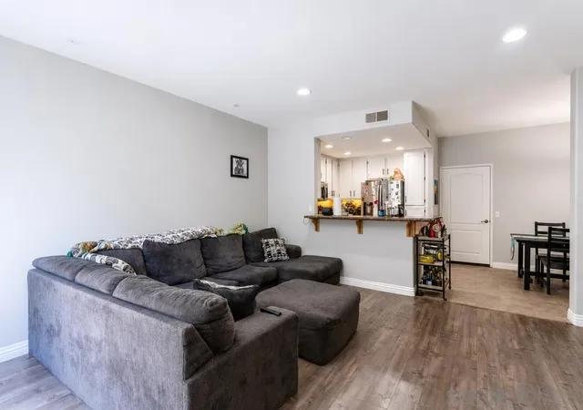 Listing Photo 4 - Condo for sale in building located at 1469 Rancho Rose Wy, Oceanside, CA 92057 - Unit #Unit 28