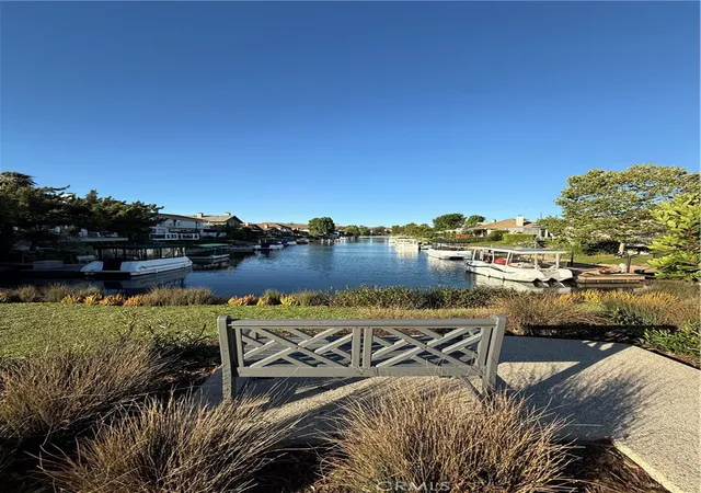 Photo 3 of Single family home for sale at 3935 Fairbreeze Cir, Westlake Village, CA 91361 | MLS# SR26129570 | Listing updated on 2026-09-18