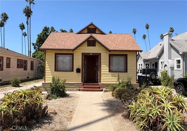 Single family home for sale at 4139 2nd Avenue, Los Angeles, CA 90008 | MLS# CV26198245