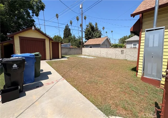 Photo 3 of Single family home for sale at 4139 2nd Avenue, Los Angeles, CA 90008 | MLS# CV26198245 | Listing updated on 2026-09-16