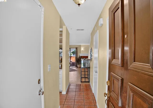 Photo 2 of Townhouse for sale at 109 Peppermill Ln, Pittsburg, CA 94565 | MLS# 41148261 | Listing updated on 2026-09-21
