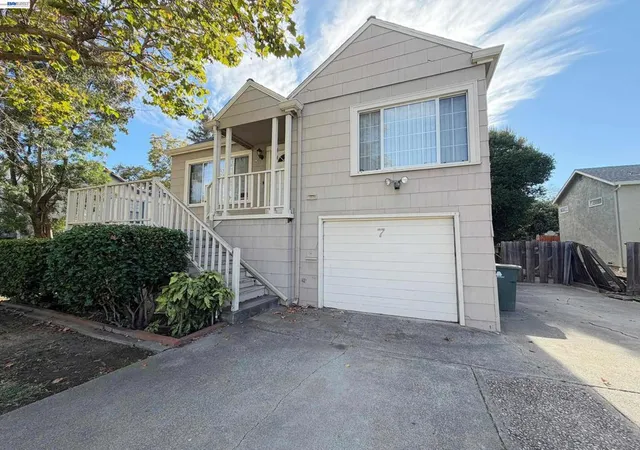 Photo 1 of Single family home for sale at 7 Howard Ave, Vallejo, CA 94590 | MLS# 41148262 | Listing updated on 2026-10-07