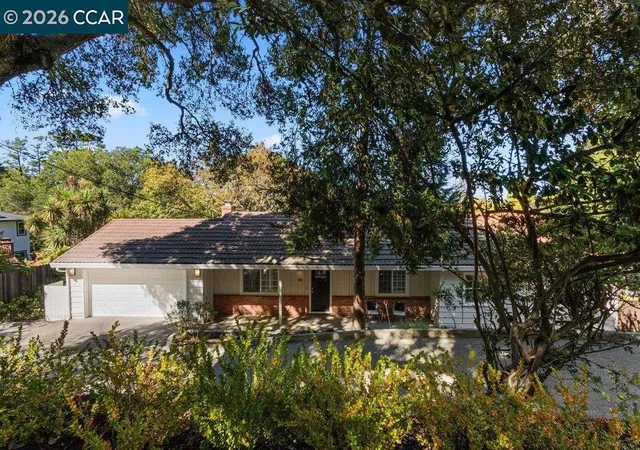 Photo 1 of Single family home for sale at 358 El Toyonal, Orinda, CA 94563 | MLS# 41148264 | Listing updated on 2026-09-21