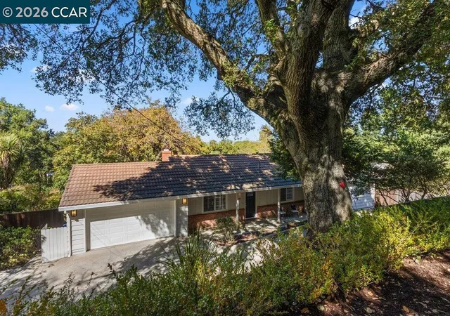 Photo 2 of Single family home for sale at 358 El Toyonal, Orinda, CA 94563 | MLS# 41148264 | Listing updated on 2026-09-21