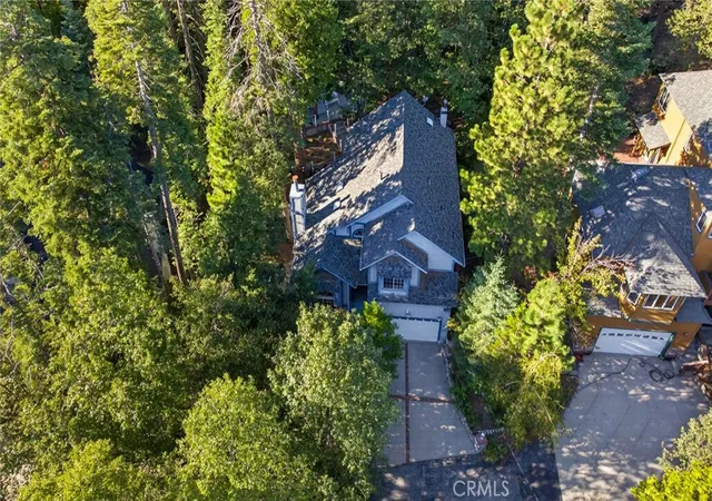 Photo 3 of Single family home for sale at 264 El Dorado Dr, Lake Arrowhead, CA 92352 | MLS# GD26200503 | Listing updated on 2026-09-18