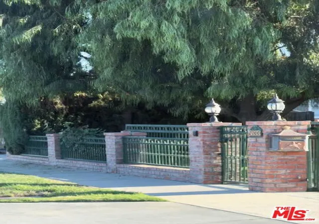 Photo 2 of Single family home for sale at 5833 Cahill Ave, Tarzana, CA 91356 | MLS# 26987687 | Listing updated on 2026-09-26