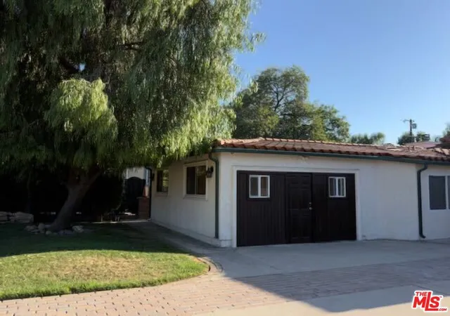 Photo 4 of Single family home for sale at 5833 Cahill Ave, Tarzana, CA 91356 | MLS# 26987687 | Listing updated on 2026-09-26