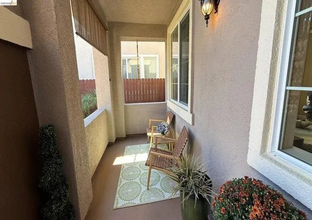 Photo 2 of Single family home for sale at 453 Emerson Ct, Discovery Bay, CA 94505 | MLS# 41148268 | Listing updated on 2026-09-16
