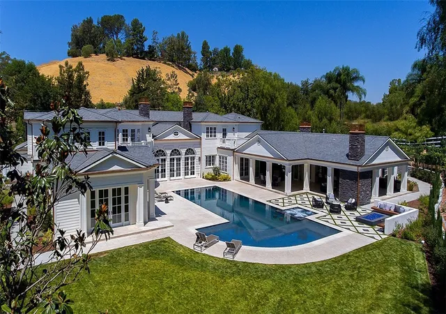Photo 2 of Single family home for sale at 5546 Jed Smith Rd, Hidden Hills, CA 91302 | MLS# SR26187827 | Listing updated on 2026-09-18