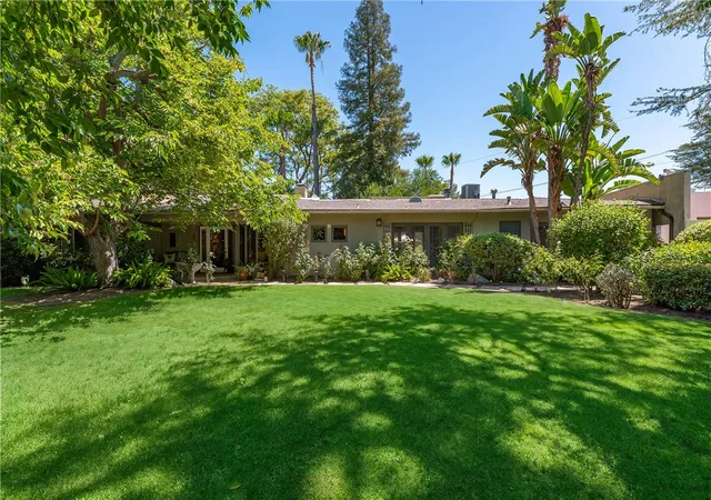 Photo 2 of Single family home for sale at 4956 Hood Dr, Woodland Hills, CA 91364 | MLS# SR26201285 | Listing updated on 2026-09-18