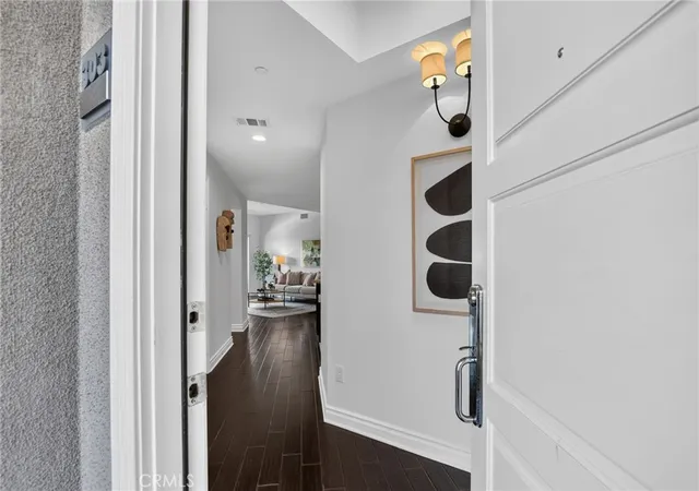 Photo 3 of Condo for sale at 4424 Whitsett Ave #303, Studio City, CA 91604 | MLS# SR26201701 | Listing updated on 2026-10-01