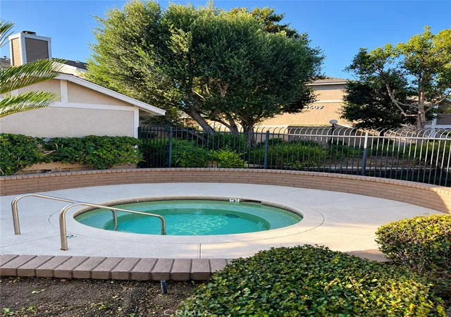 Photo 4 of Condo for sale at 1505 S Raitt, Santa Ana, CA 92704 | MLS# OC26201699 | Listing updated on 2026-09-15