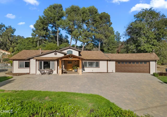 Photo 3 of Single family home for sale at 15 Ramona Pl, Camarillo, CA 93010 | MLS# V1-38735 | Listing updated on 2026-09-25