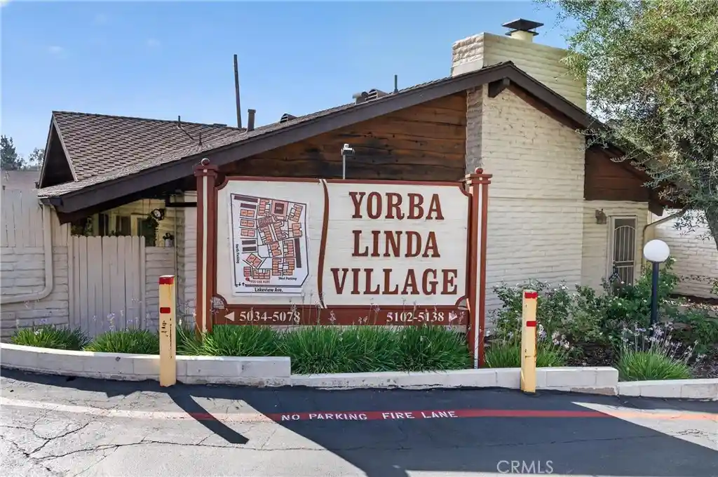 Listing Photo 2 - Condo for sale in 5068 Lakeview located at 5068 Lakeview, Yorba Linda, CA 92886 - Unit 5068 Lakeview