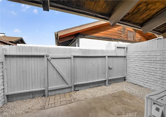 Listing Photo 4 - Condo for sale in building located at 5068 Lakeview, Yorba Linda, CA 92886