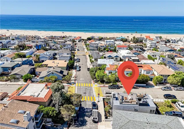 Photo 3 of Sale Pending at 301 25th, Hermosa Beach, CA 90254 | MLS# SB26184317 | Listing updated on 2026-10-02