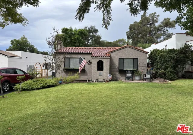 Photo 1 of Sale Pending at 1431 N Hill Ave, Pasadena, CA 91104 | MLS# 26891755 | Listing updated on 2026-09-30