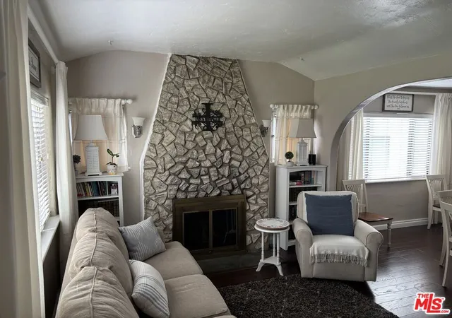 Photo 3 of Sale Pending at 1431 N Hill Ave, Pasadena, CA 91104 | MLS# 26891755 | Listing updated on 2026-09-30