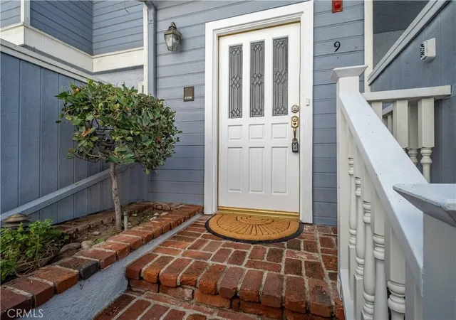 Townhouse for sale at 313 N Broadway #9, Redondo Beach, CA 90277 | MLS# PV26201491