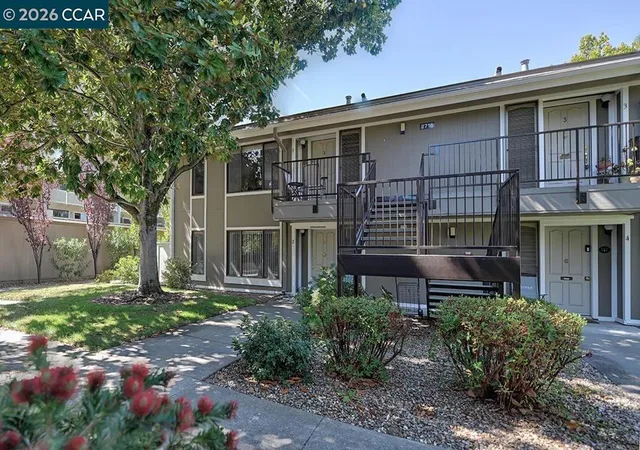 Photo 2 of Condo for sale at 2716 Tice Crk #1, Walnut Creek, CA 94595 | MLS# 41148278 | Listing updated on 2026-09-15