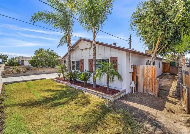 Photo 3 of Sale Pending at 926 Maria Way, Chula Vista, CA 91911 | MLS# 260022557SD | Listing updated on 2026-09-29