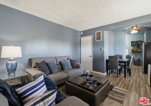 Listing Photo 4 - Condo for sale in building located at 1642 S Orange Dr, Los Angeles, CA 90019