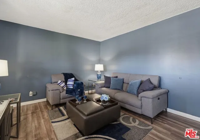 Listing Photo 5 - Condo for sale in building located at 1642 S Orange Dr, Los Angeles, CA 90019