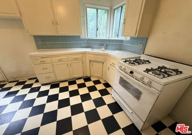 Photo 4 of Single family home for sale at 11842 Ocean Park Blvd, Los Angeles, CA 90064 | MLS# 26985537 | Listing updated on 2026-09-15