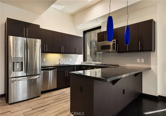 Photo 3 of Condo for sale at 655 S Hope St #704, Los Angeles, CA 90017 | MLS# PW26193386 | Listing updated on 2026-09-18