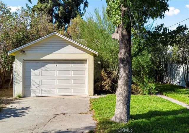 Photo 2 of Single family home for sale at 2736 W Court St, Rialto, CA 92376 | MLS# CV26201847 | Listing updated on 2026-09-25