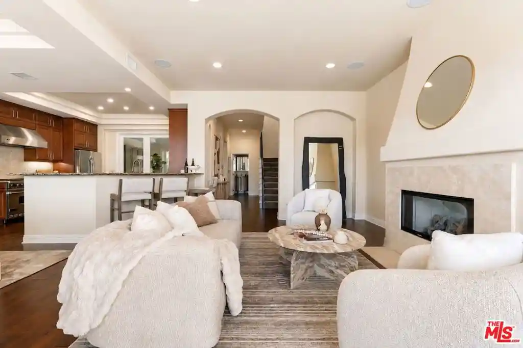 Listing Photo 2 - Condo for sale in 23963 De Ville Wy located at 23963 De Ville Wy, Malibu, CA 90265 - Unit 23963 De Ville Way