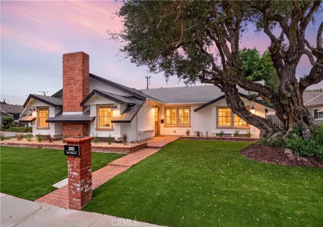 Photo 3 of Single family home for sale at 3001 Saint Albans, Los Alamitos, CA 90720 | MLS# OC26201901 | Listing updated on 2026-10-03