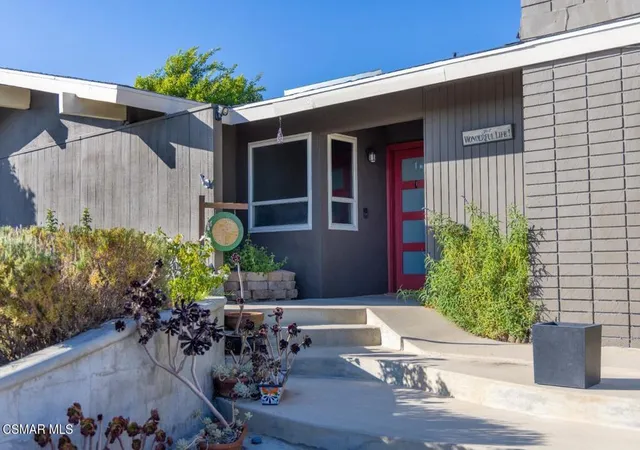 Photo 2 of Single family home for sale at 11 Teasdale St, Thousand Oaks, CA 91360 | MLS# 226004401 | Listing updated on 2026-09-15