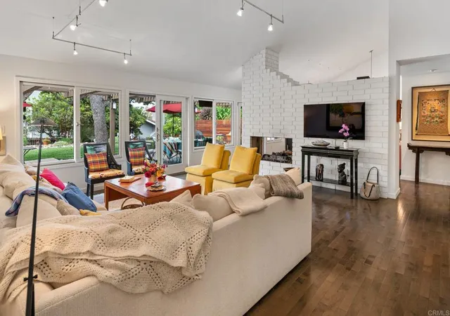 Photo 4 of Single family home for sale at 2521 Ardath Ct, La Jolla, CA 92037 | MLS# NDP2608646 | Listing updated on 2026-09-15