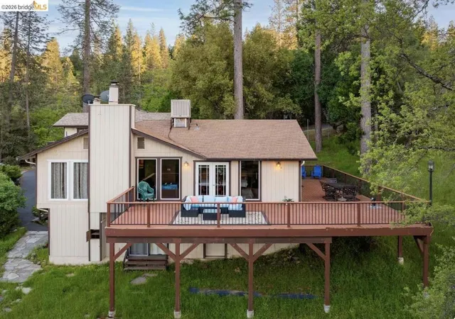 Photo 3 of Single family home for sale at 12980 Wells Fargo St, Groveland, CA 95321 | MLS# 41148292 | Listing updated on 2026-09-15