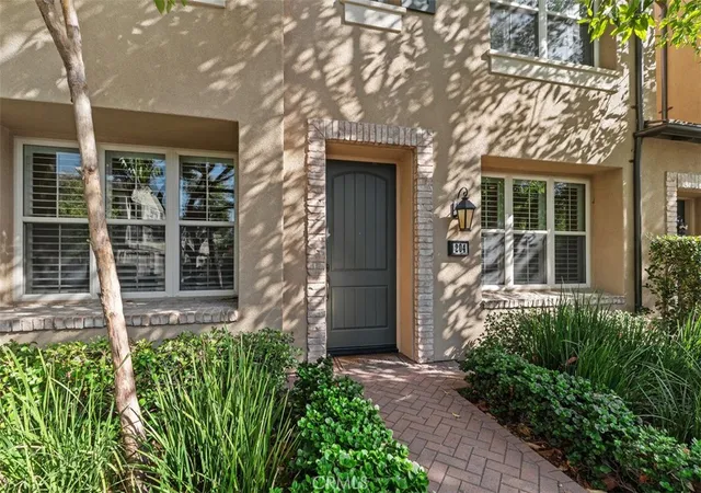Photo 3 of Townhouse for sale at 204 Overbrook, Irvine, CA 92620 | MLS# OC26183705 | Listing updated on 2026-09-15