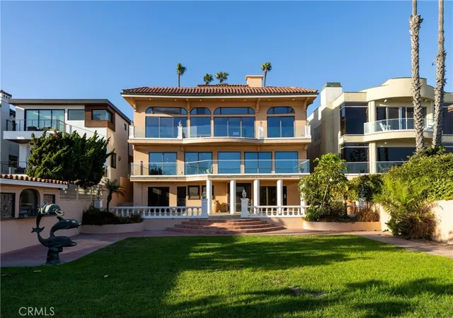 Photo 2 of Single family home for sale at 404 Ocean, Seal Beach, CA 90740 | MLS# OC26200935 | Listing updated on 2026-09-16