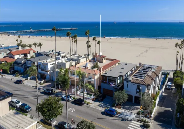 Photo 3 of Single family home for sale at 404 Ocean, Seal Beach, CA 90740 | MLS# OC26200935 | Listing updated on 2026-09-16