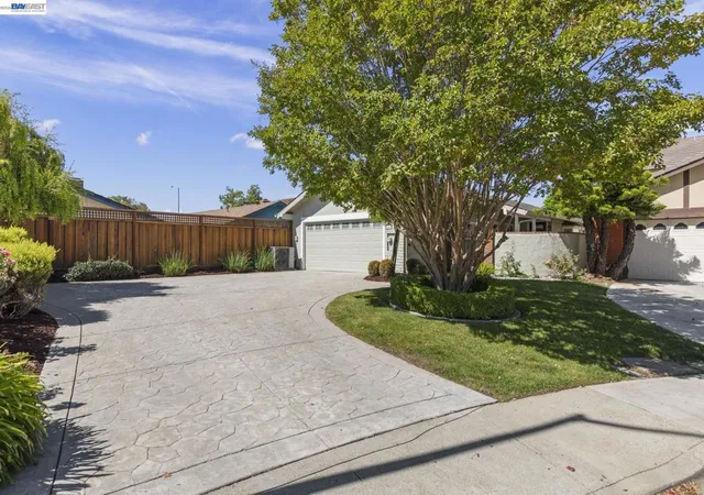 Photo 1 of Sale Pending at 5167 Ipswich Ct, Newark, CA 94560 | MLS# 41148296 | Listing updated on 2026-09-30