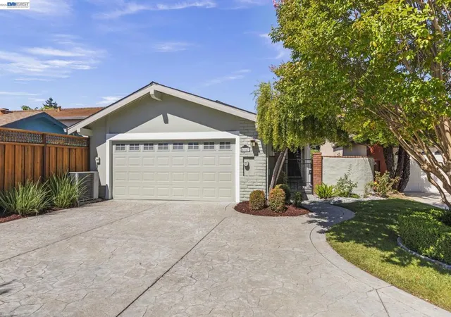 Photo 2 of Sale Pending at 5167 Ipswich Ct, Newark, CA 94560 | MLS# 41148296 | Listing updated on 2026-09-30