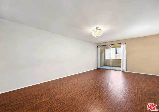 Listing Photo 4 - Condo for sale in building located at 5651 Sumner Wy, Culver, CA 90230 - Unit #203